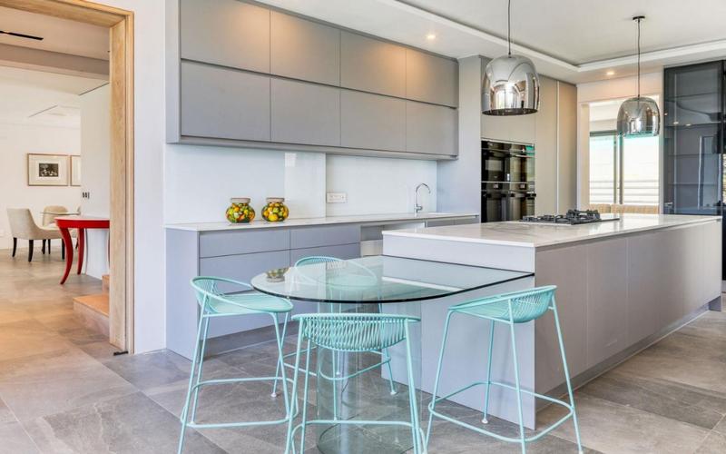 6 Bedroom Property for Sale in Camps Bay Western Cape